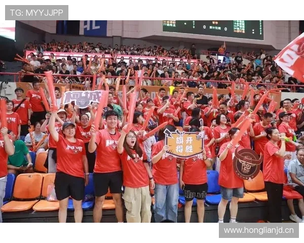 新赛季首轮比分出炉，多场对决展现激烈竞争态势