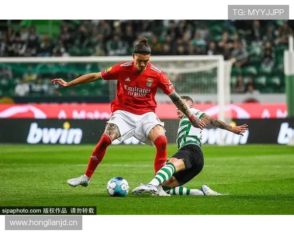 努涅斯生涯轨迹解析:从佩纳罗尔、本菲卡到英超 努涅斯生涯轨迹解析:从佩纳罗尔、本菲卡到英超