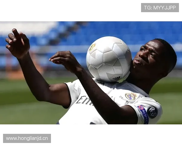 恩德里克与维尼修斯:巴西天才生涯路径对比解析