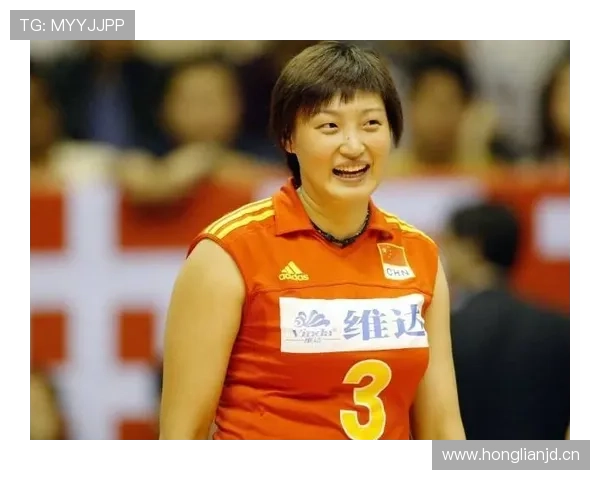 杨昊训练完直接去接娃，球鞋还没换